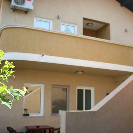 Apartments Emerald Ulcinj Esterno foto