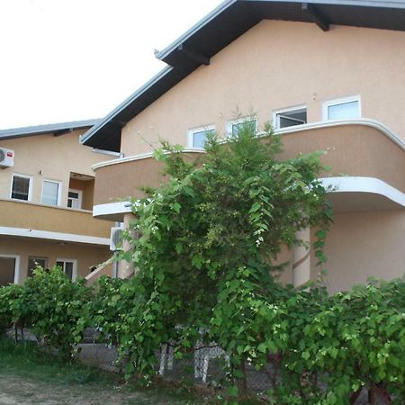 Apartments Emerald Ulcinj Esterno foto