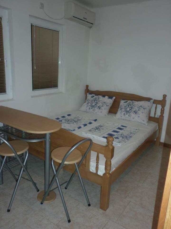 Apartments Emerald Ulcinj Esterno foto