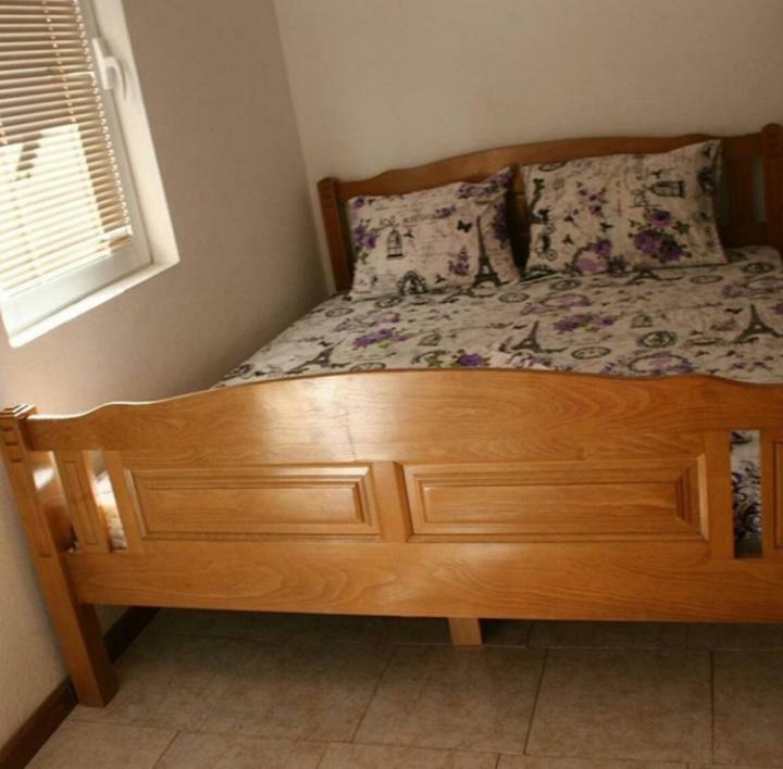 Apartments Emerald Ulcinj Esterno foto