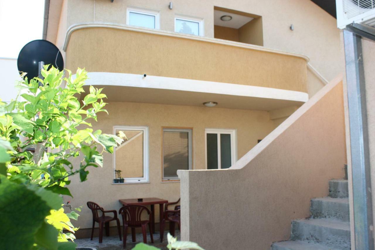Apartments Emerald Ulcinj Esterno foto