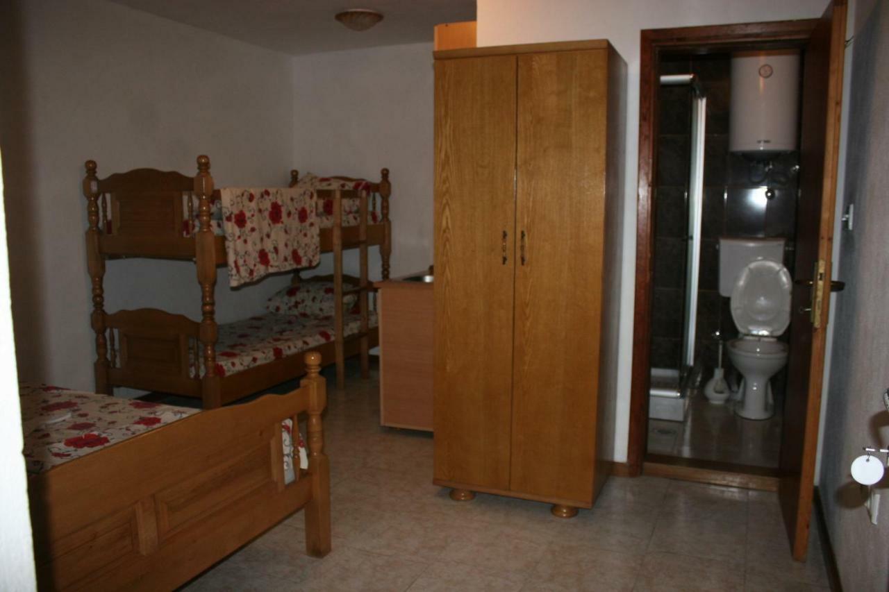 Apartments Emerald Ulcinj Esterno foto